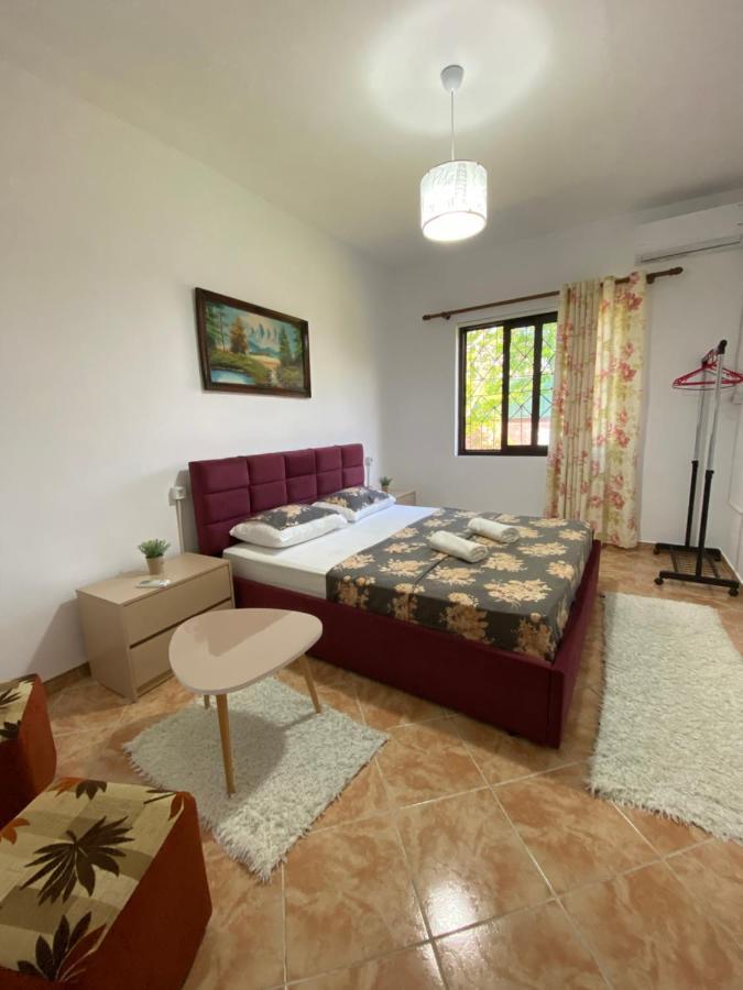 The Hood - Shkodra Backpackers Hostel Exterior photo